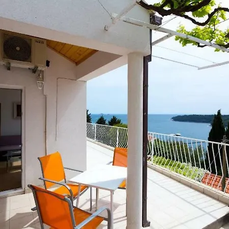 Novak Apartment *